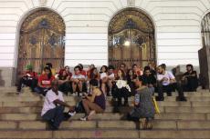 Coletiva de imprensa na escadaria da Câmara dos Vereadores